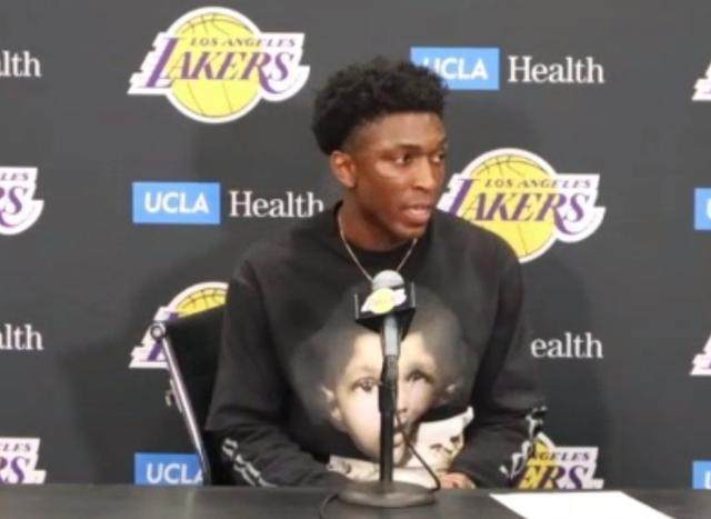 开云体育-末节锁死哈登！斯坦利·约翰逊获詹皇信任有望转正